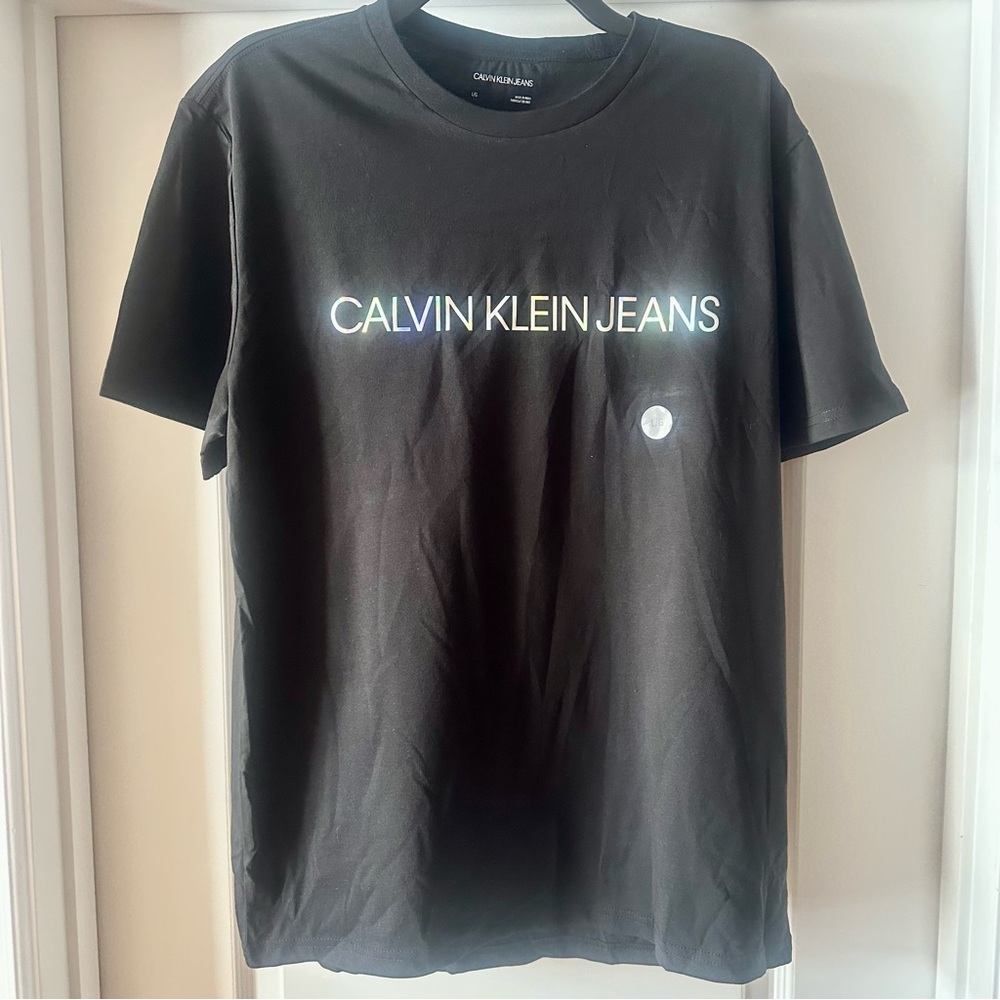 NEW with TAGS Men’s Short Sleeve Calvin Klein T-Shirt Holographic Logo - Large